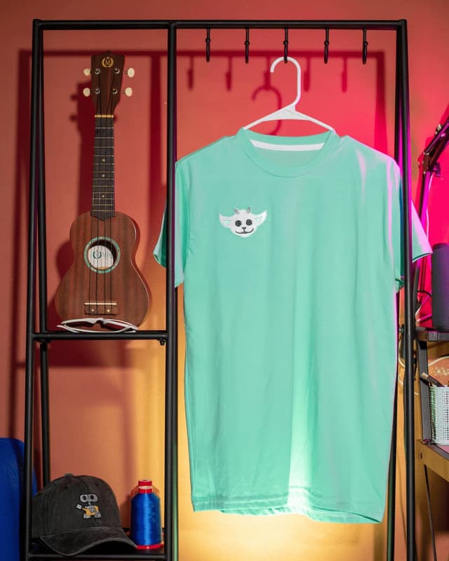 Camiseta Bordada de Ned